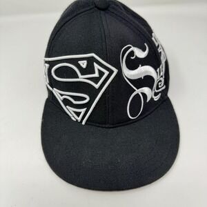 Superman Hat Cap Fitted Mens Small Medium Black White Embroidered DC‎ Comics